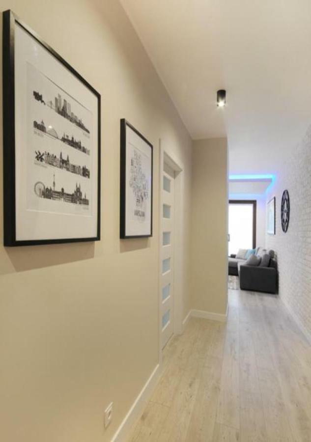 Bulwary Wislane P&O Serviced Apartments With Ac Varşovia Exterior foto