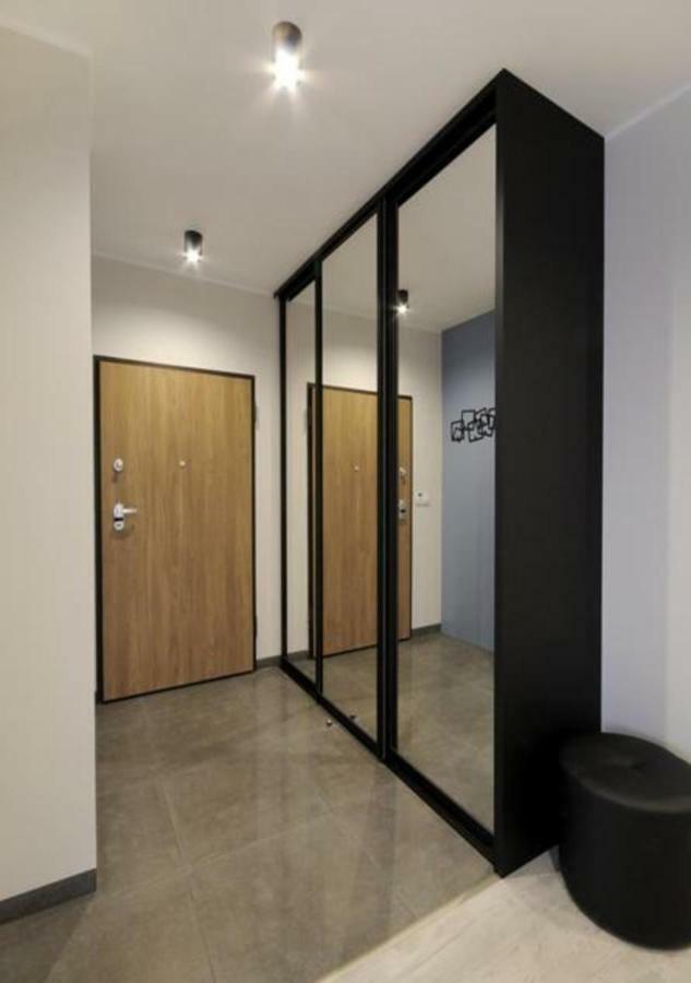 Bulwary Wislane P&O Serviced Apartments With Ac Varşovia Exterior foto